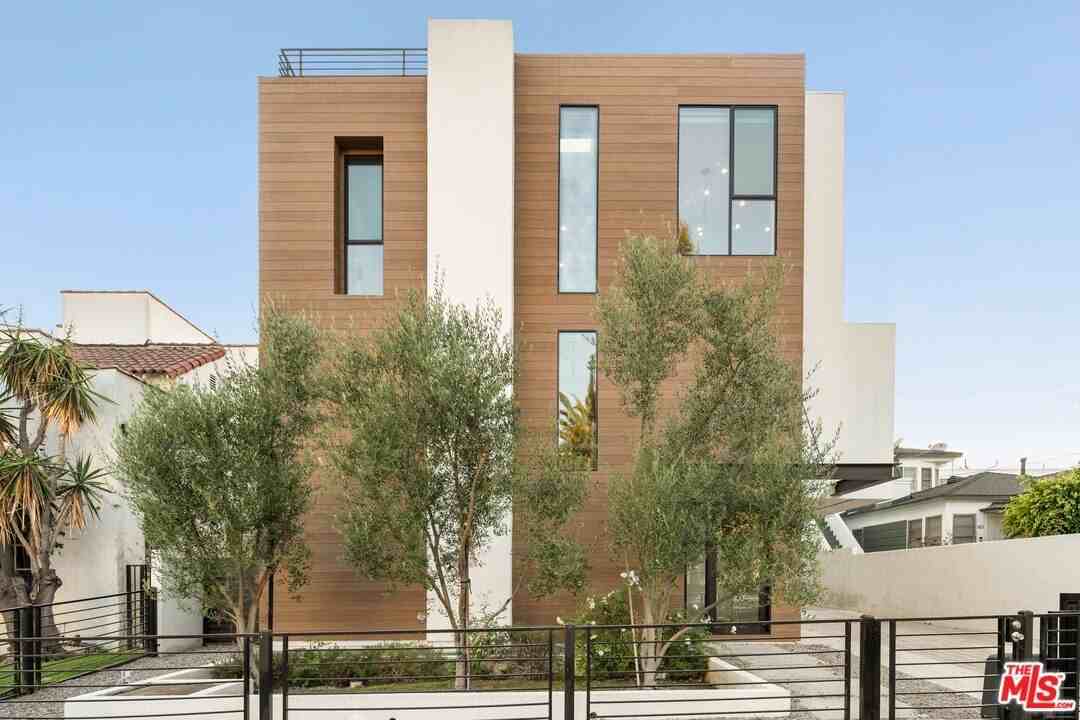 807 N Detroit St - Photo 4 of 43