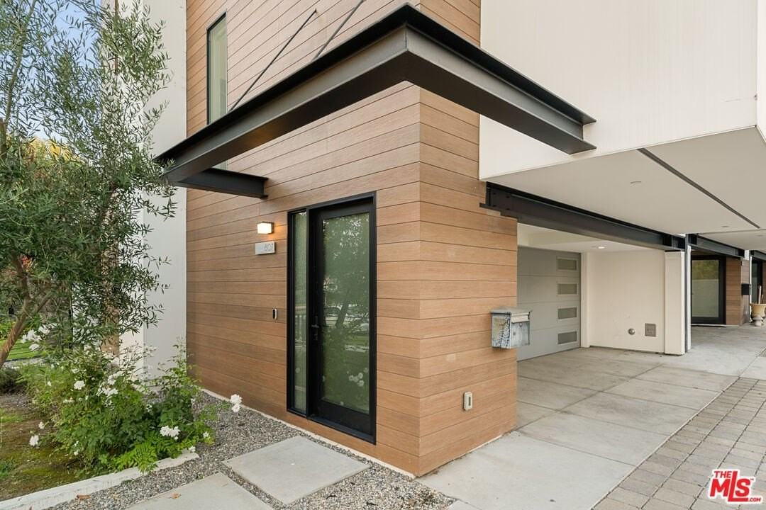 807 N Detroit St - Photo 6 of 43