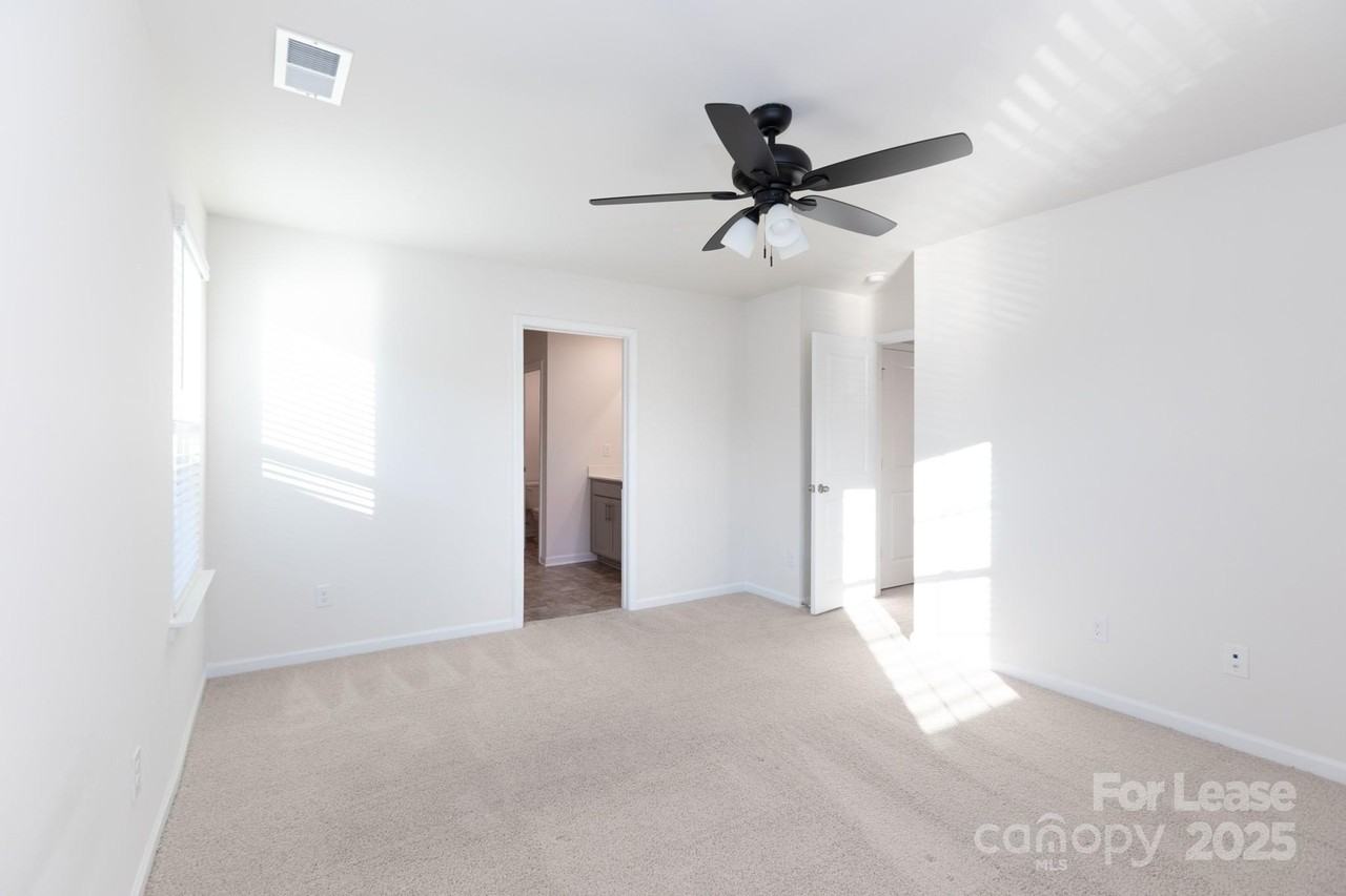 2125 Allium Dr - Photo 5 of 10