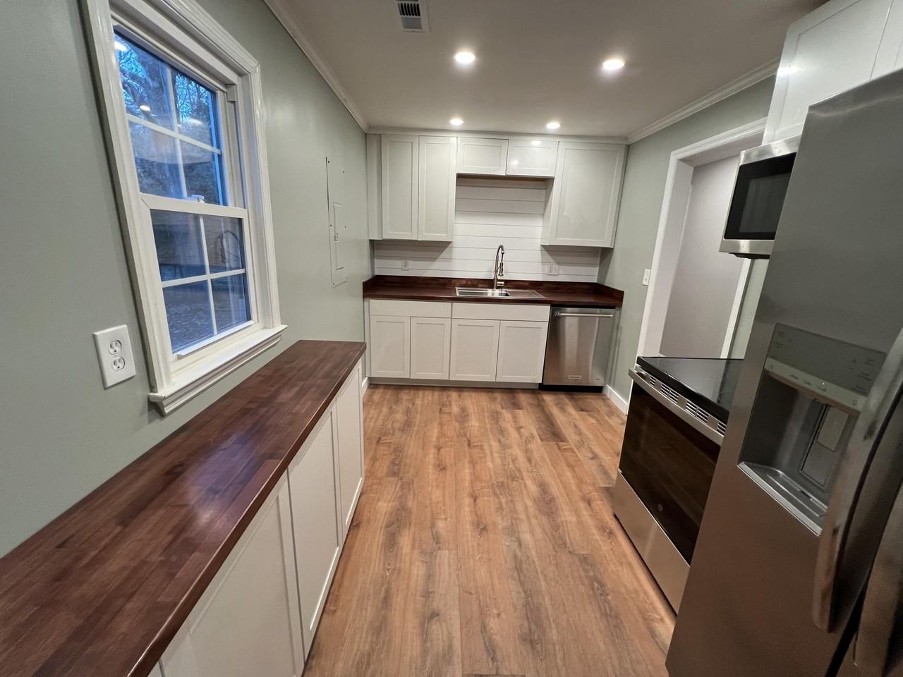 628 S Laurel St - Photo 2 of 10