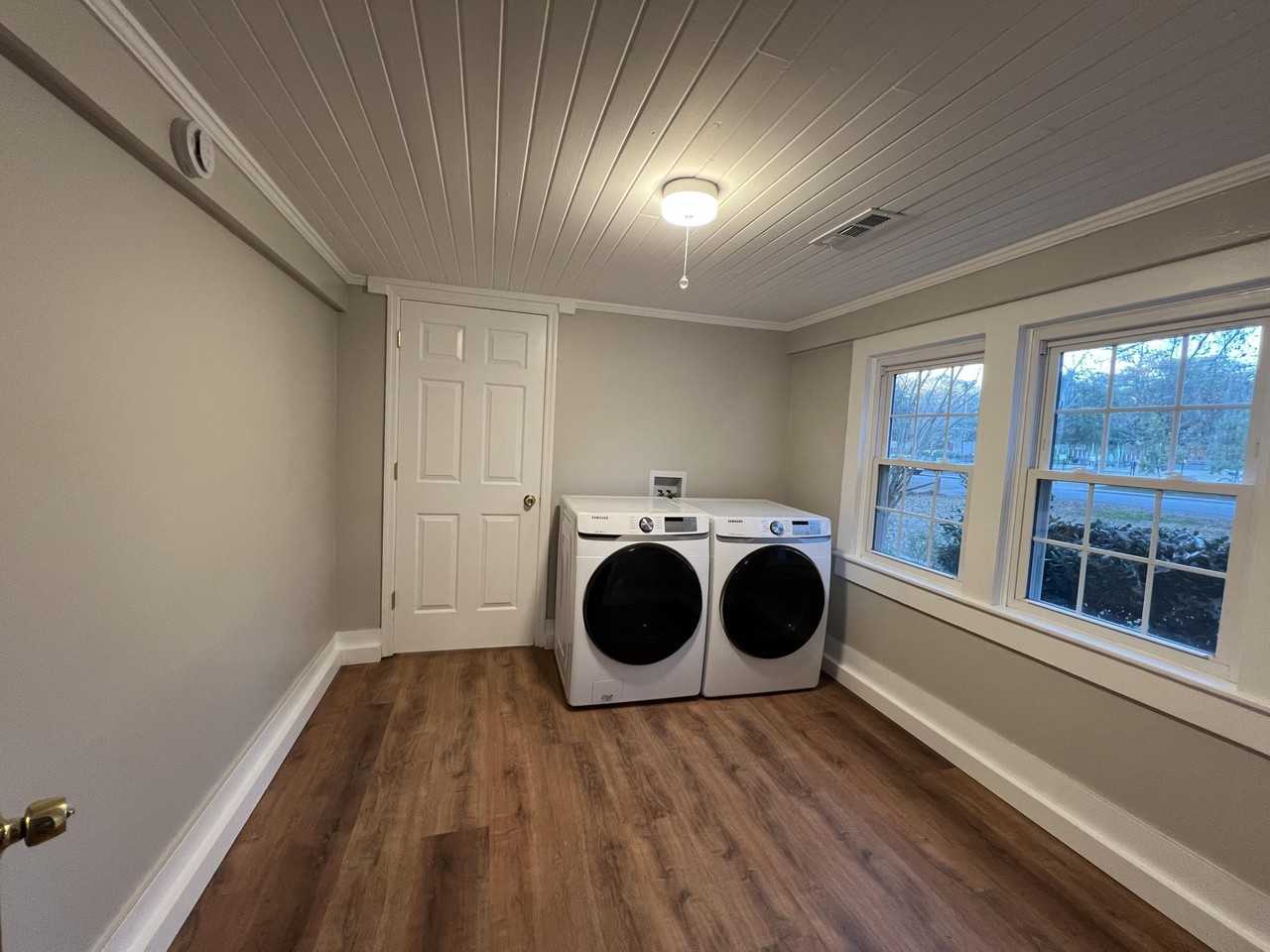 628 S Laurel St - Photo 7 of 10