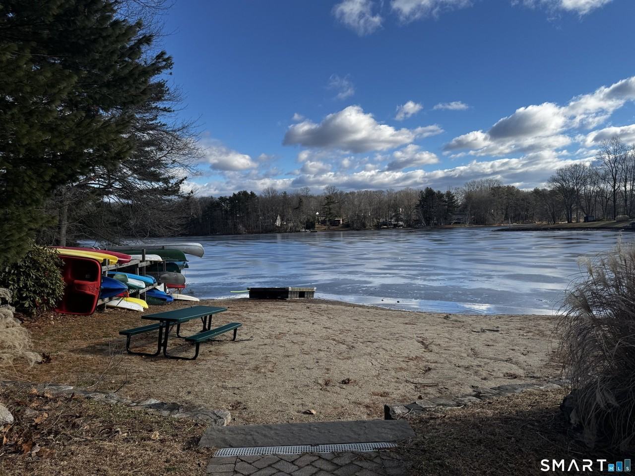 6 Redcoat Ln - Photo 5 of 30