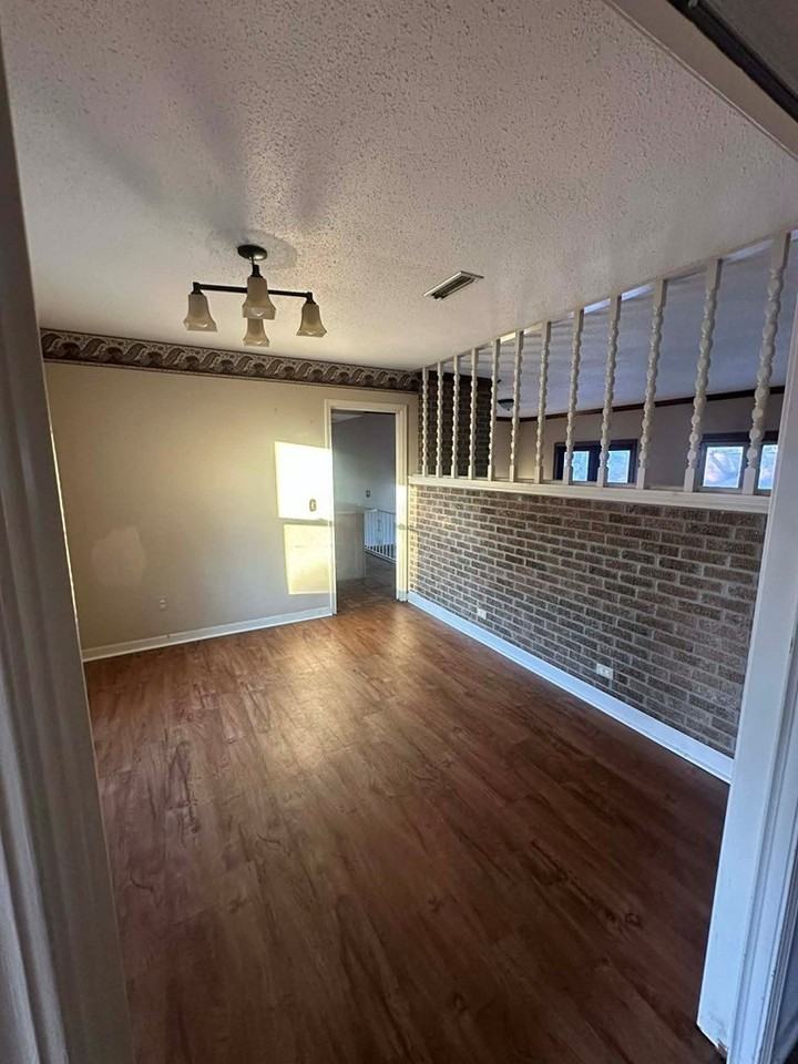 803 Gonzales Dr - Photo 2 of 27