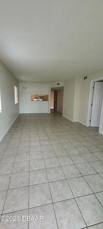 415 N Halifax Ave Apt 113 #113 - Photo 4 of 10