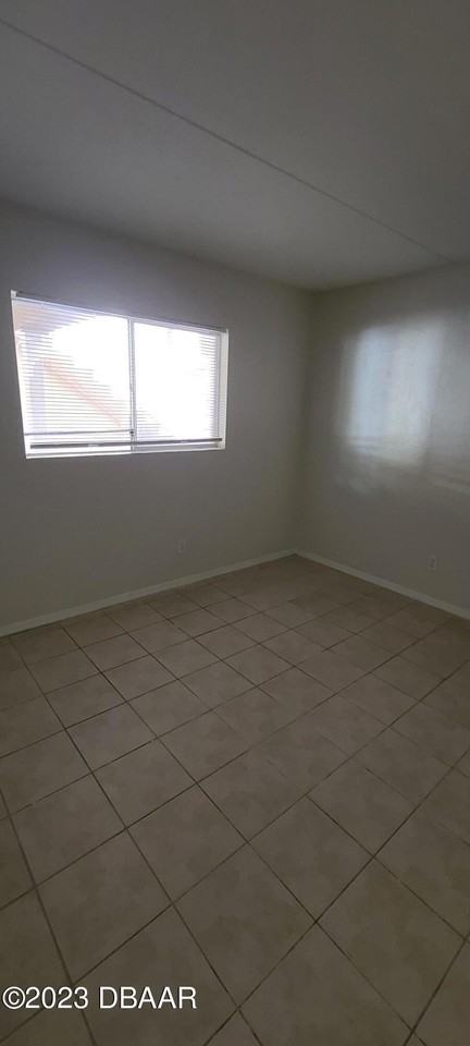 415 N Halifax Ave Apt 113 #113 - Photo 5 of 10