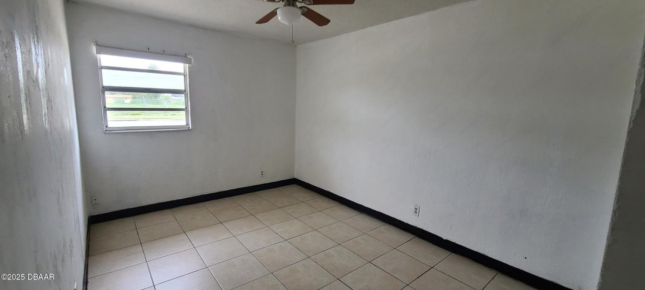 1033 George W Engram Blvd - Photo 7 of 16