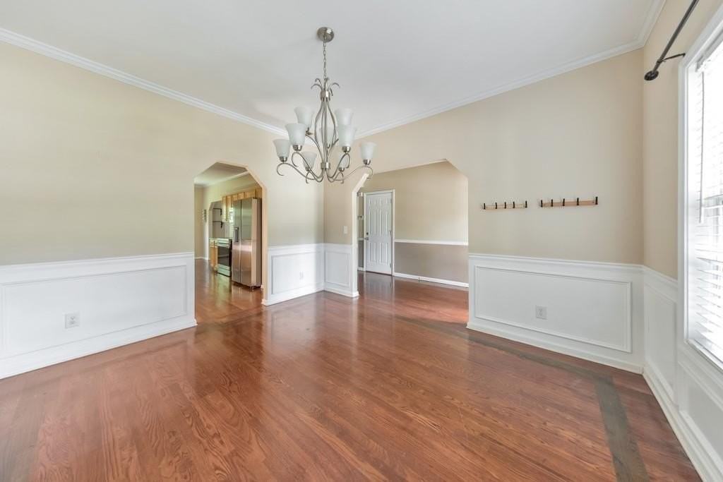 1086 S Gordon Rd - Photo 5 of 49