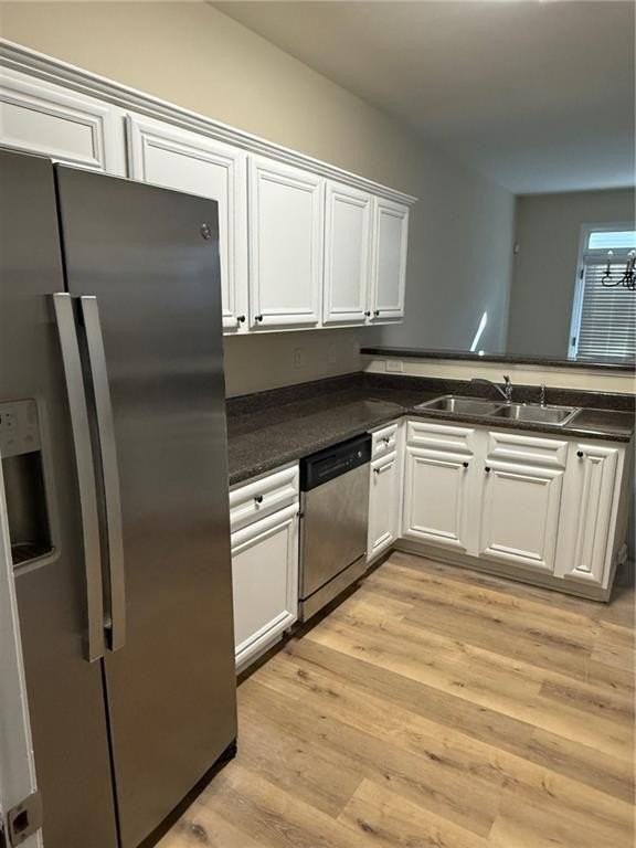 1277 Houndslake Dr - Photo 4 of 12