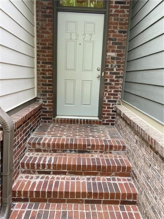 1277 Houndslake Dr - Photo 5 of 12