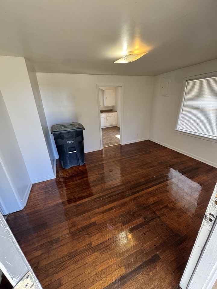 3915 38th Ave N #B - Photo 2 of 10