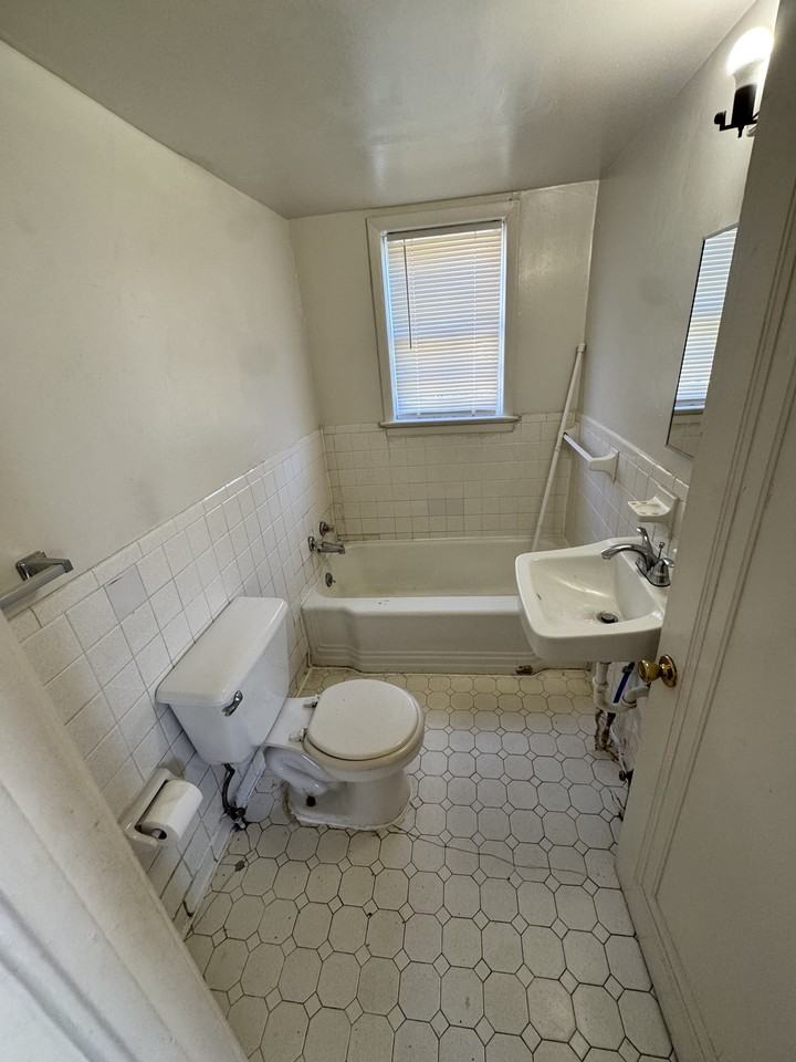 3915 38th Ave N #B - Photo 6 of 10