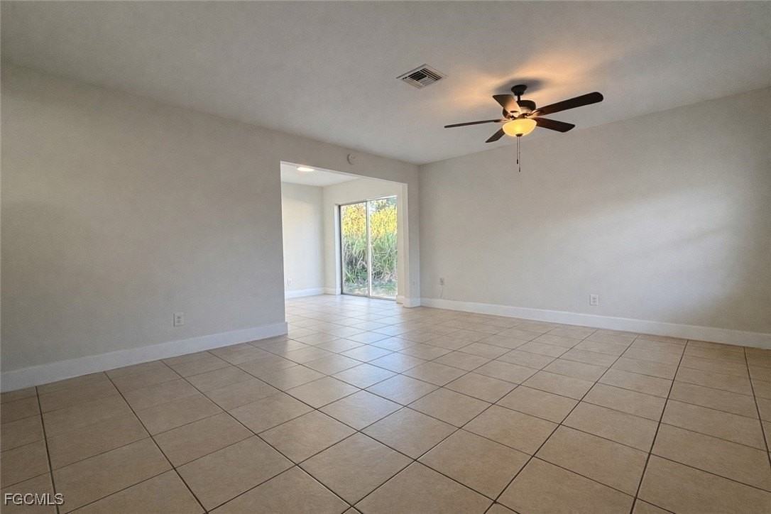 4265 Desoto Ave Apt C #C - Photo 3 of 19