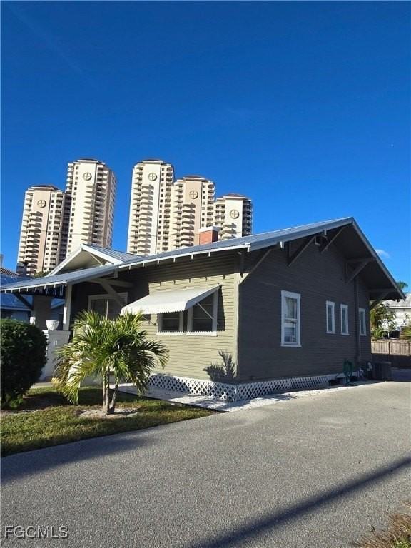 2029 Clifford St - Photo 3 of 26