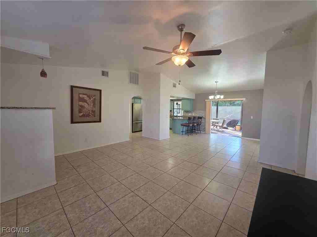 424 Sw 37th Ln - Photo 4 of 30