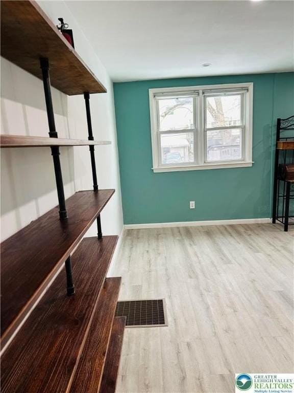 1925 S Delaware St - Photo 4 of 30