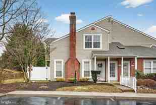 8022 Beacon Hill Dr #11 - Photo 1 of 1