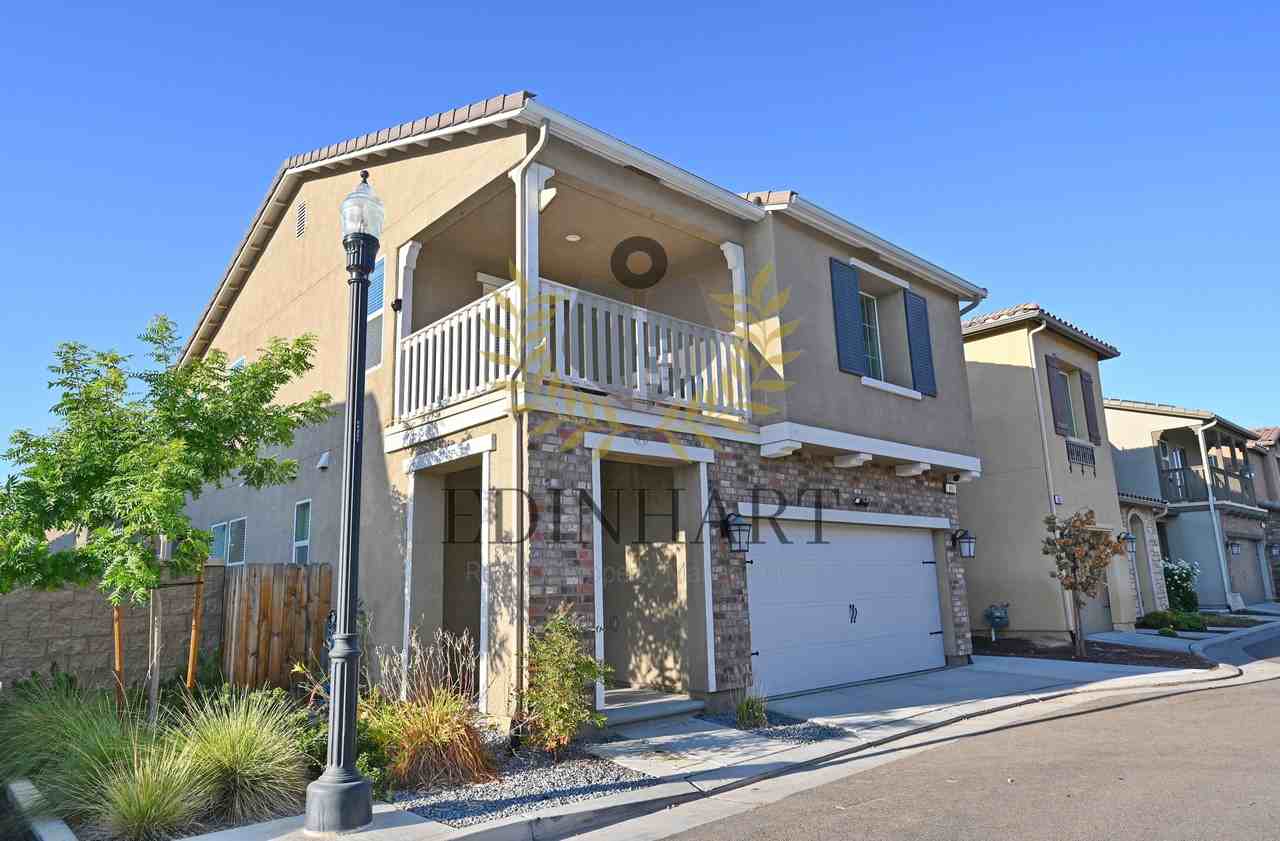 893 Fir St W #1 - Photo 2 of 50