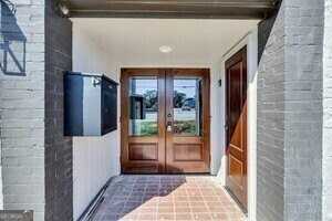 86 S Forest Ave Apt A #A - Photo 2 of 27