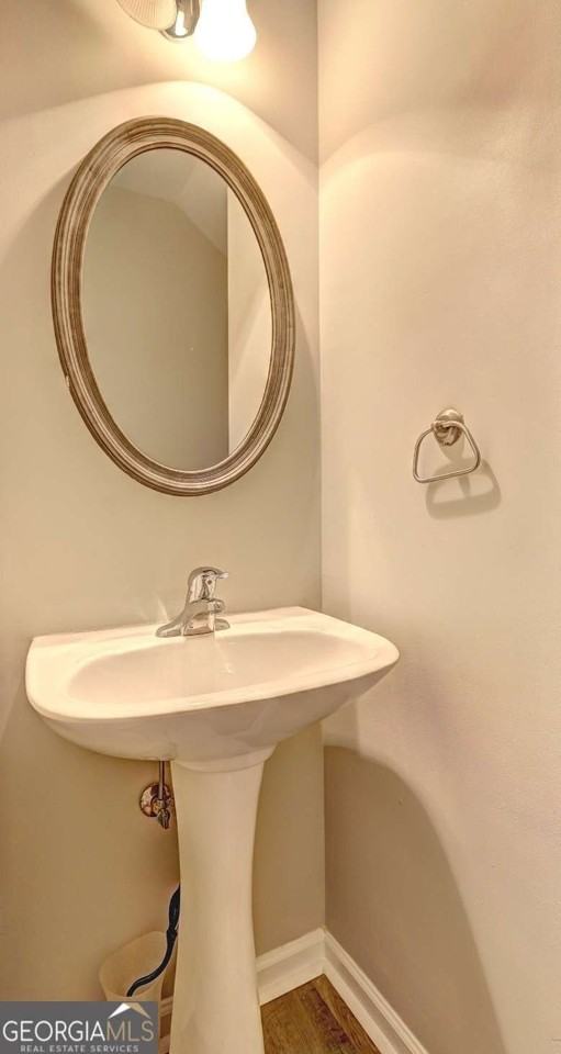 118 Meeting Place Rd - Photo 3 of 32