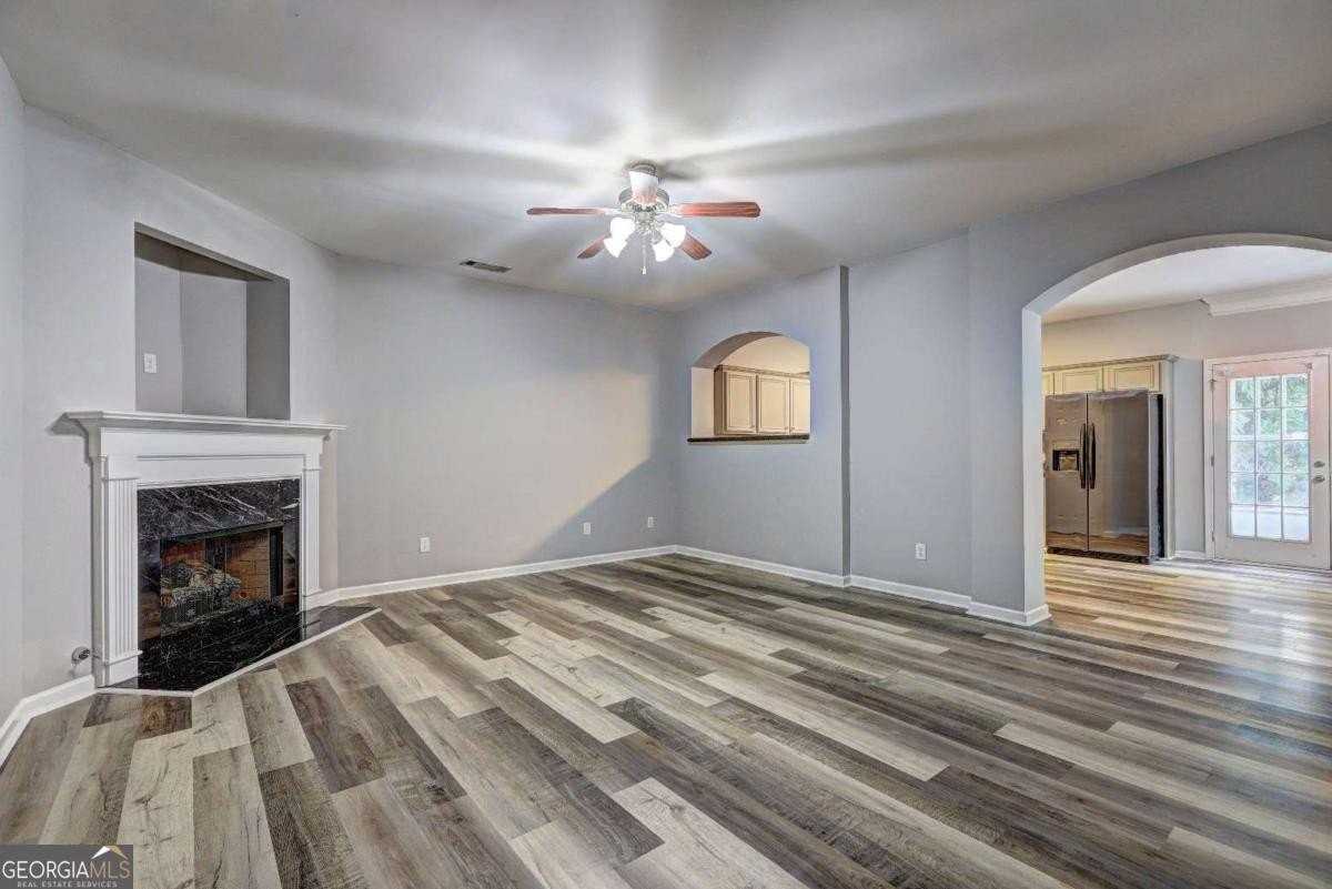 118 Meeting Place Rd - Photo 4 of 32