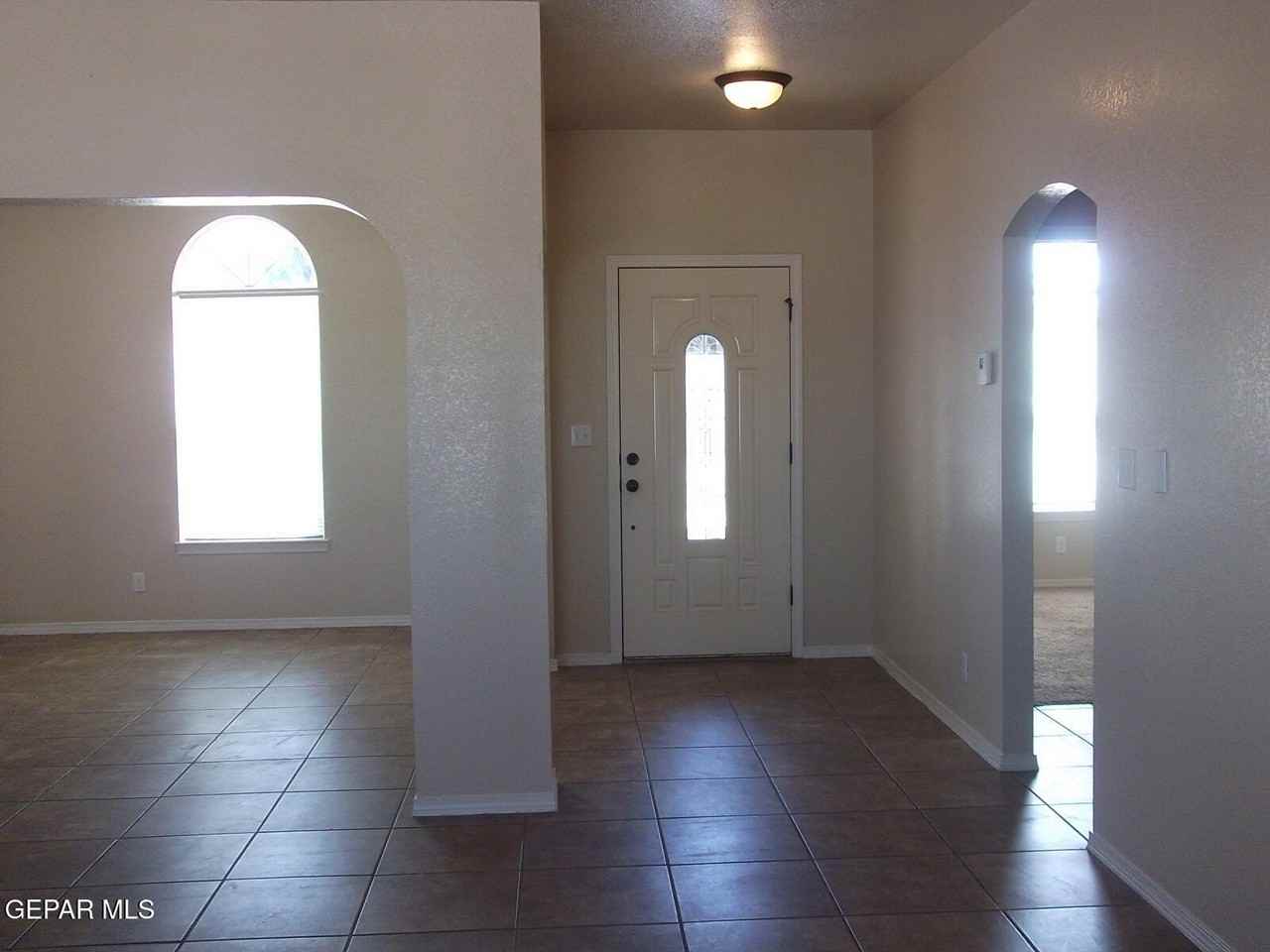 5823 Manchester Dr - Photo 2 of 15