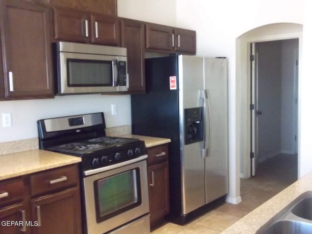 5823 Manchester Dr - Photo 5 of 15