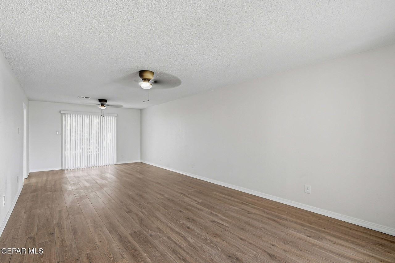 7129 Orizaba Ave - Photo 4 of 29