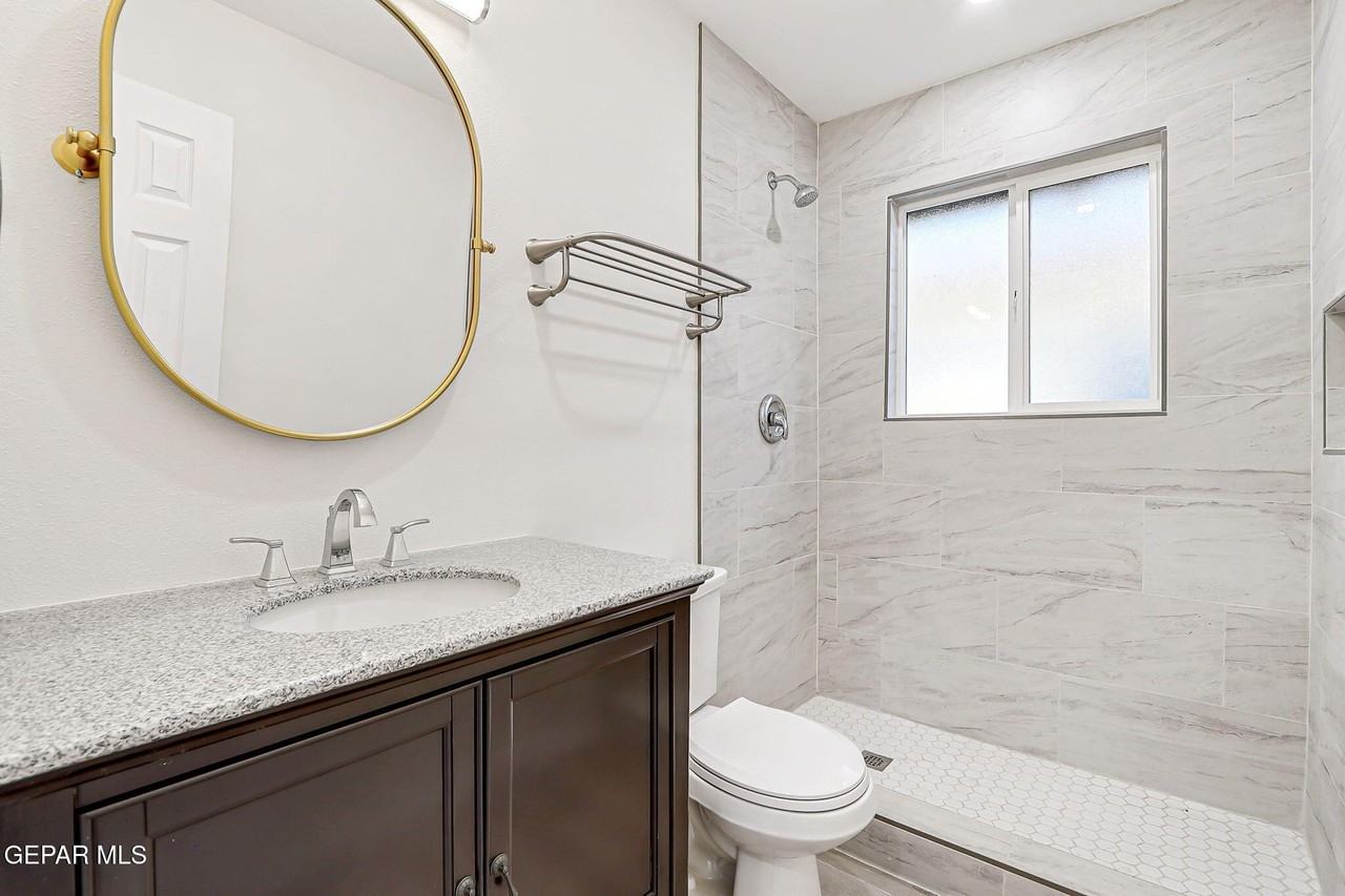 3016 E Glen Dr Unit A #AB - Photo 6 of 6