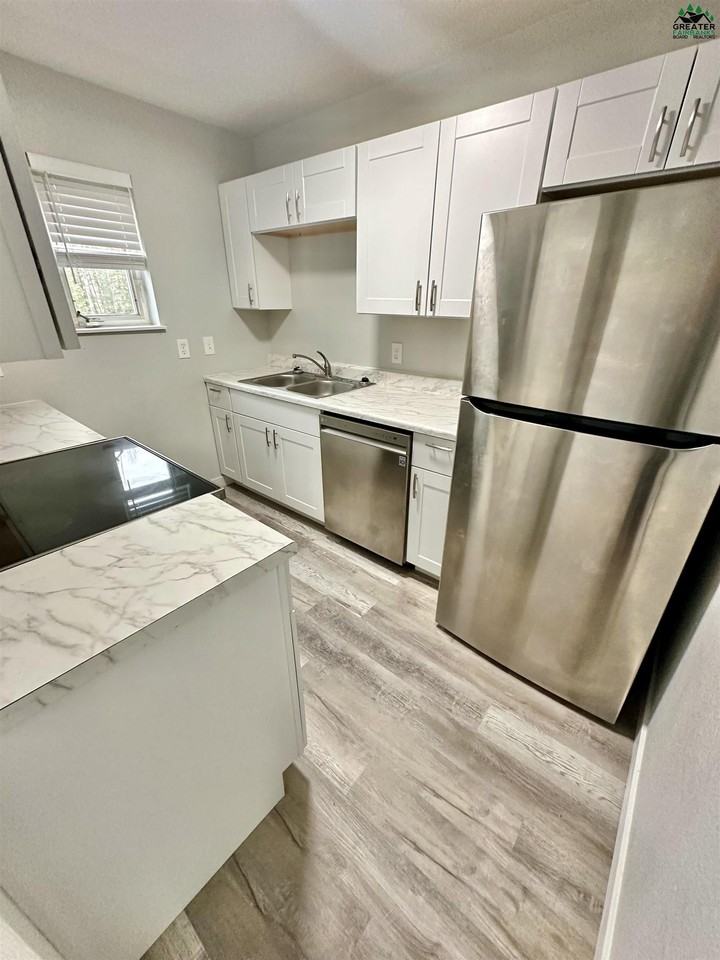 102 B St #6 - Photo 3 of 11