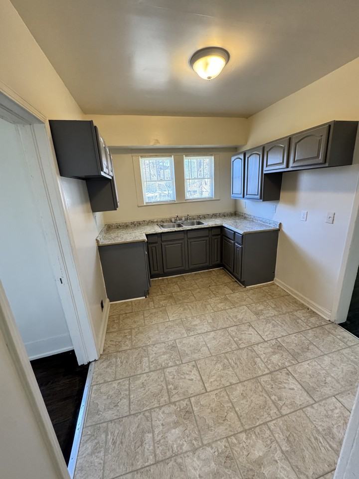 3915 38th Ave N #A - Photo 4 of 16