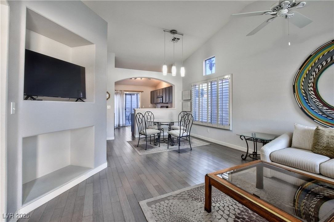 8041 Pottery Creek Dr - Photo 3 of 17