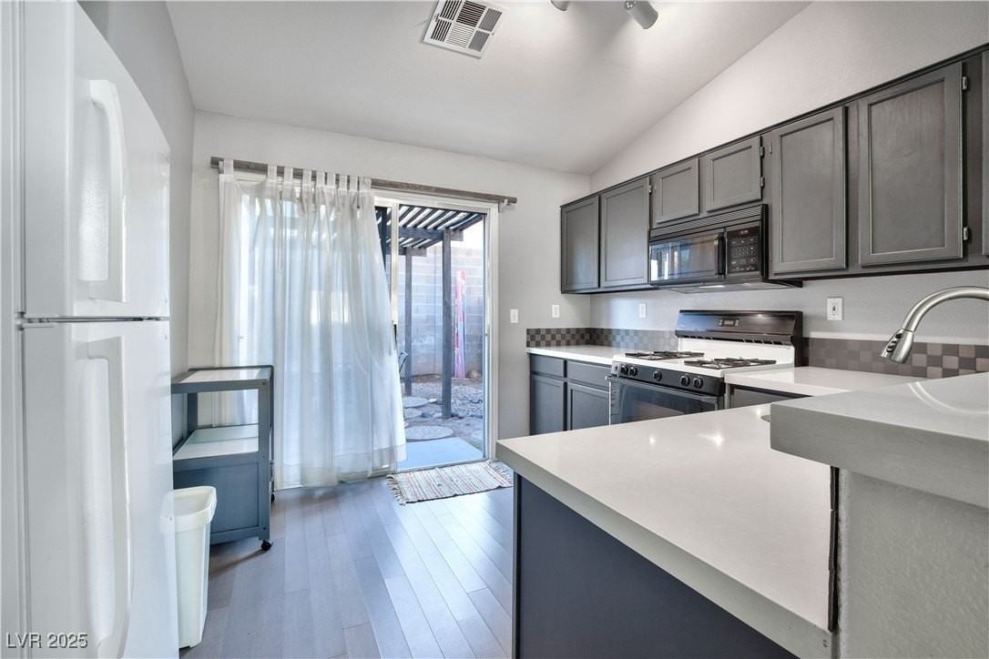 8041 Pottery Creek Dr - Photo 6 of 17