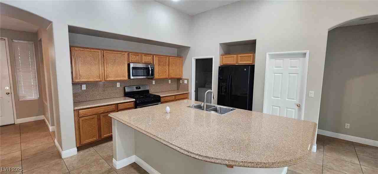 5504 Ferrell St - Photo 4 of 28