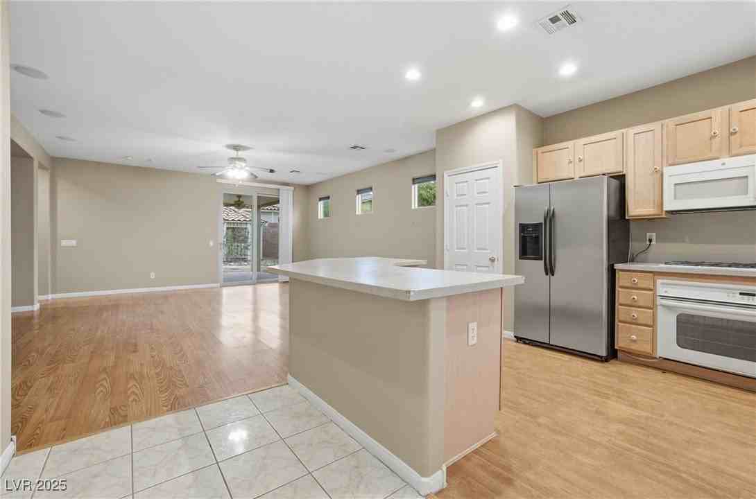 10631 Sweet Lily Ct - Photo 3 of 29