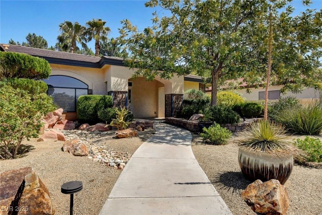 4726 Monument Valley Rd - Photo 4 of 50