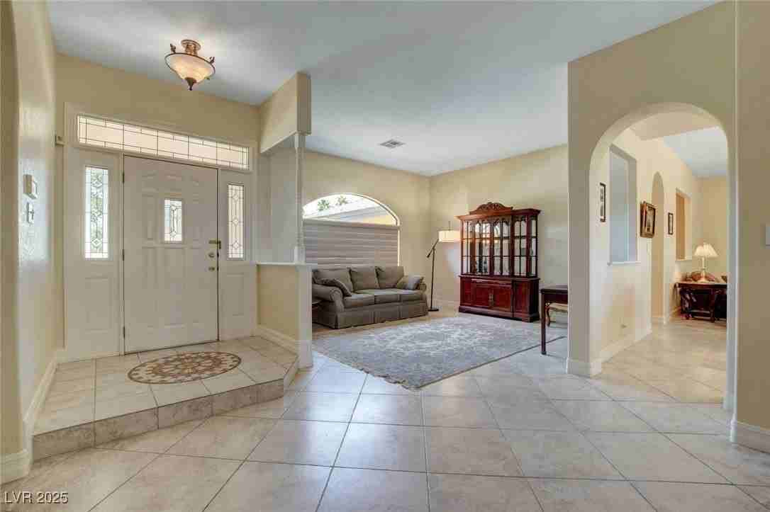 4726 Monument Valley Rd - Photo 7 of 50