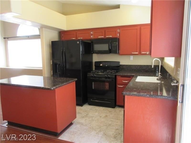 7621 Rockfield Dr - Photo 4 of 20