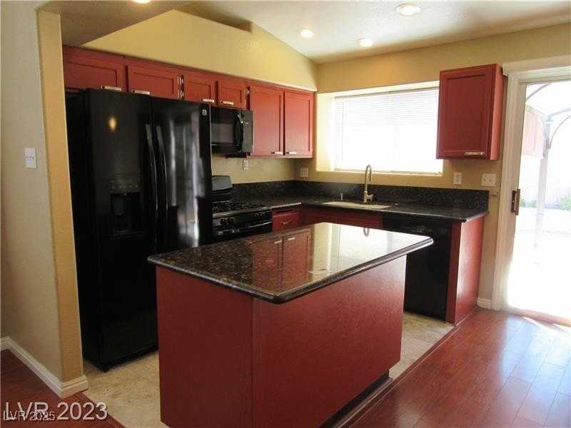 7621 Rockfield Dr - Photo 6 of 20