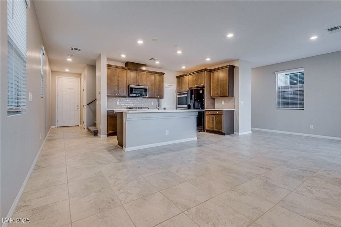 10652 Glowing Dawn Ave - Photo 6 of 24