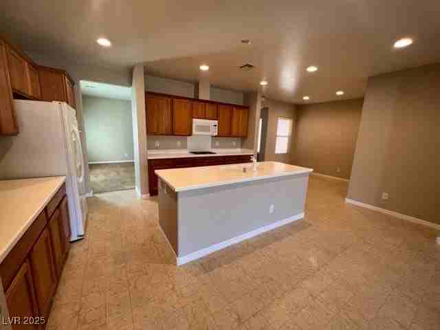 2540 Sturrock Dr - Photo 4 of 31