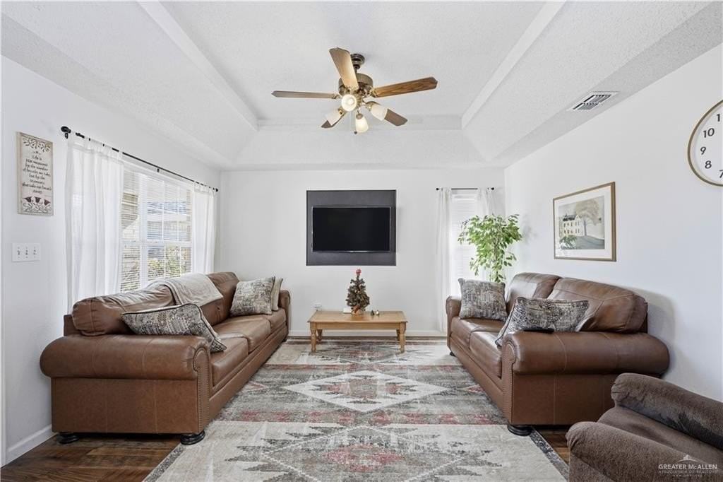 519 Pisces St - Photo 3 of 12