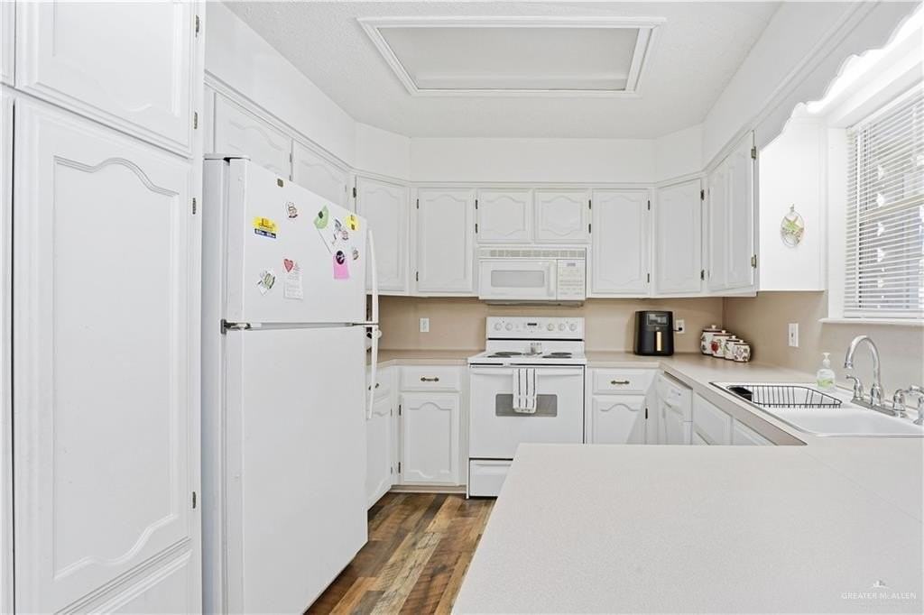 519 Pisces St - Photo 4 of 12