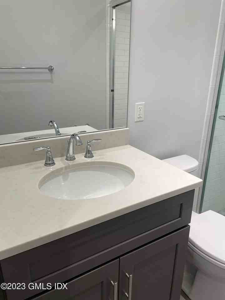 23 Davenport Ave #A - Photo 6 of 18