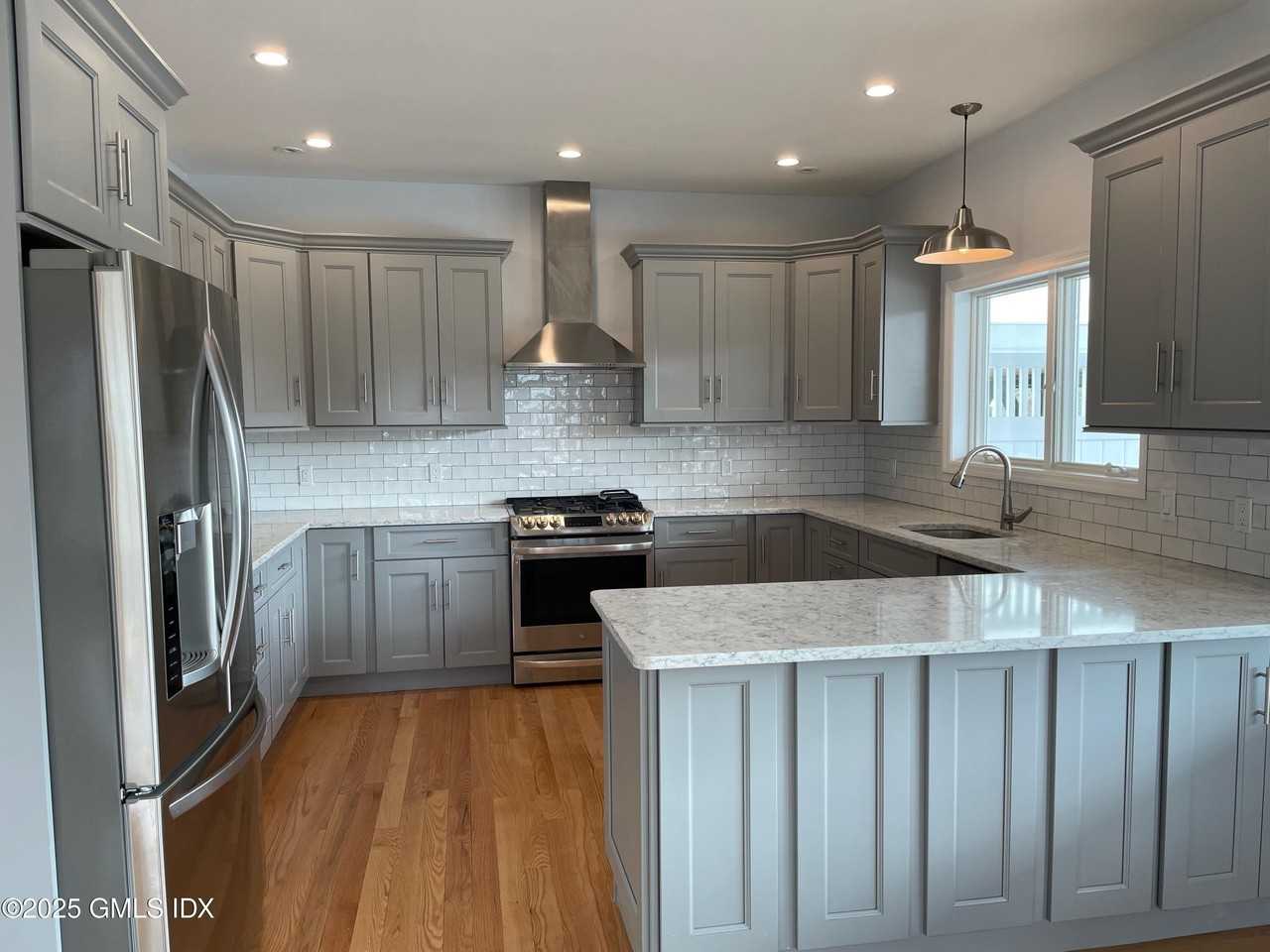 25 Davenport Ave #C - Photo 4 of 24