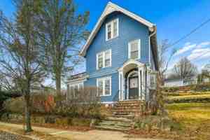 featured image of 216 William St #1