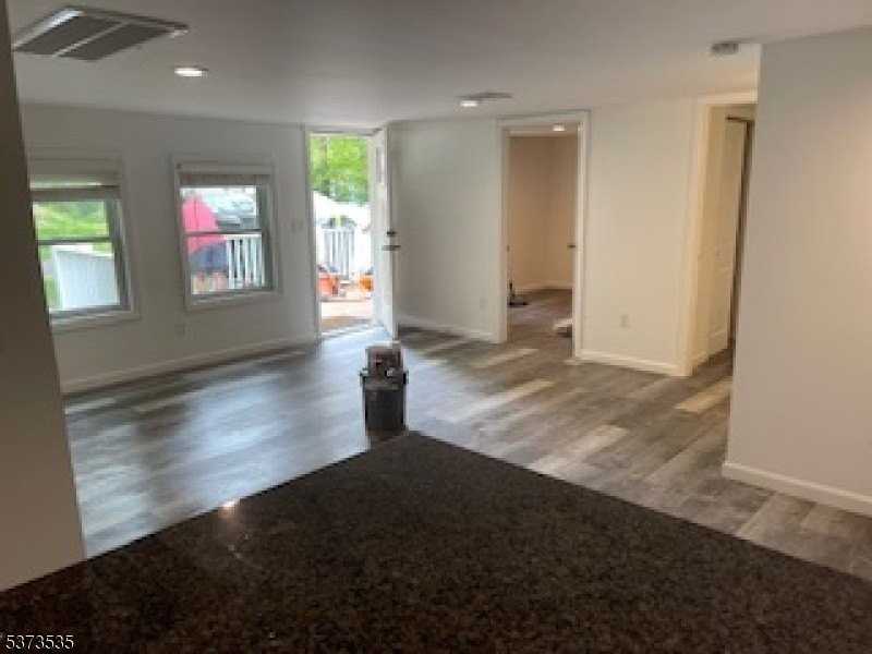 17 Eastbrook Ln - Photo 4 of 28