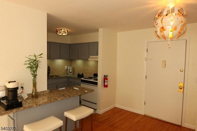 605 Grove St Apt E9 - Photo 3 of 13