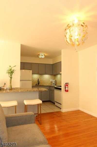 605 Grove St Apt E9 - Photo 7 of 13