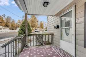 featured image of 155 Main St