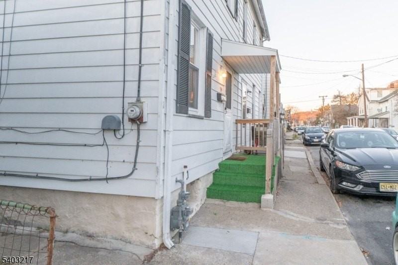 39 Rose St - Photo 2 of 37